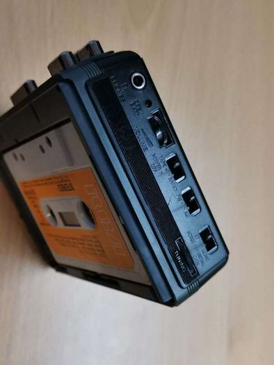 AIWA HS-T210A Walkman Cassette Player