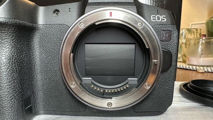 Canon EOS R Full-Frame Body. Faulty Spares or Repair. Boxed Excellent Cosmetic Condition