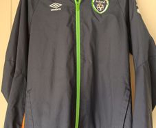 Ireland umbro football rain jacket