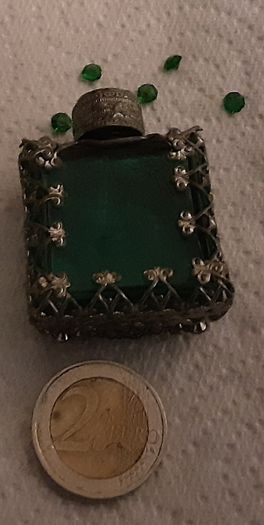 small possibly vintage collectable scent bottle
