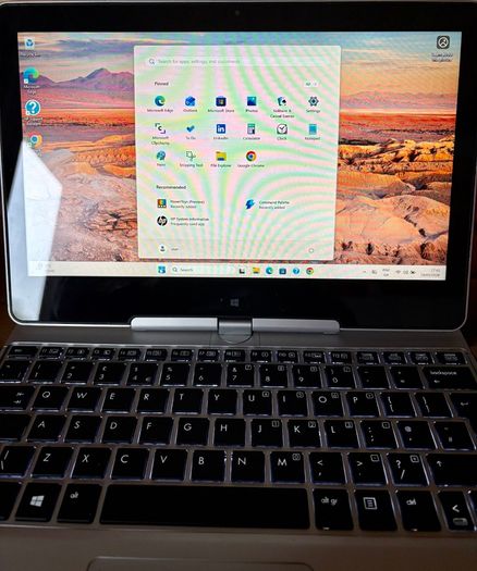 REDUCED - EliteBook Revolve 810 G3 & Dock Win 11 Pro