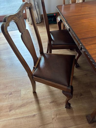 Solid kitchen table and chairs