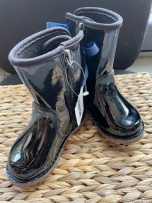 UGG boots girls kids size junior UK 5 / EU 22 brand new black high gloss
