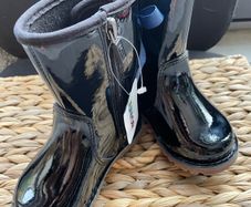 UGG boots girls kids size junior UK 5 / EU 22 brand new black high gloss