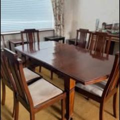 Beautiful antique mahogany dining table and chairs