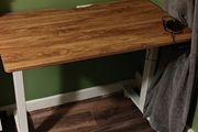 Electrical standing desk