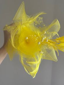 title fascinator hat in yellow
