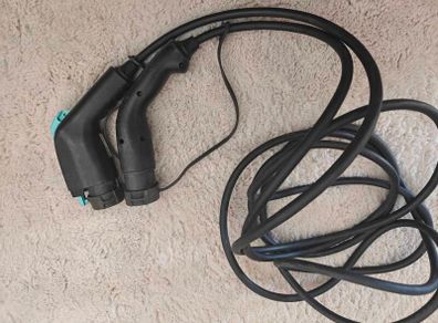 Type 1 to Type 2 EV electric car charging cable Nissan