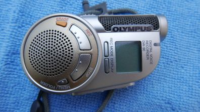 Olympus DW-90 Voice Recorder 8 MB 1.5 Hours Handheld Digital