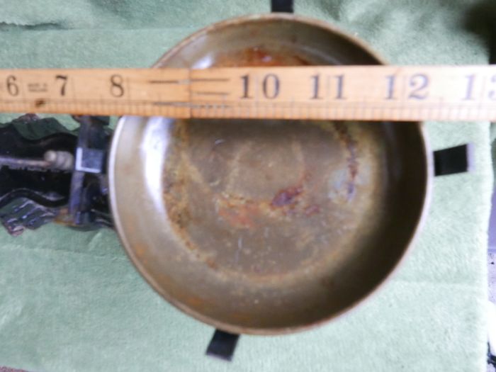 Vintage Libra Scale Co. Made In England Black & Gold Balance Weighing Scales Kitchen Baking Cast Iron Brass Metalware Heavy Antique