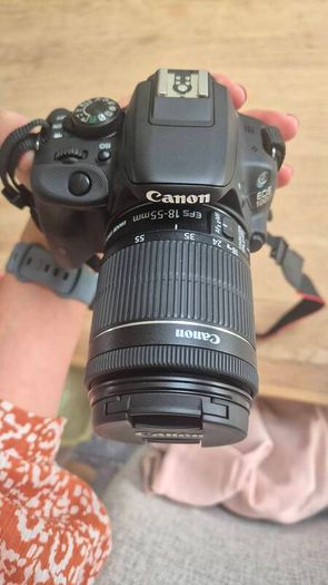 Canon EOS 100D + 18 55mm IS STM Lens + Lowepro Case Excellent Condition