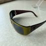 Vintage Guess sunglasses with Olive Green frame & redish Tempkearm Image 4