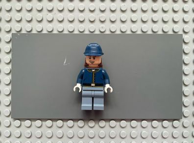 lego Lone Ranger tlr021 Cavalry Soldier minifigure - Backpack, Brown Eyebrows, Lopsided Open Mouth Smile, Stubble