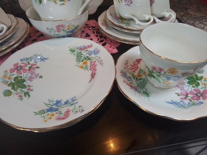21 Piece Fine Bone China