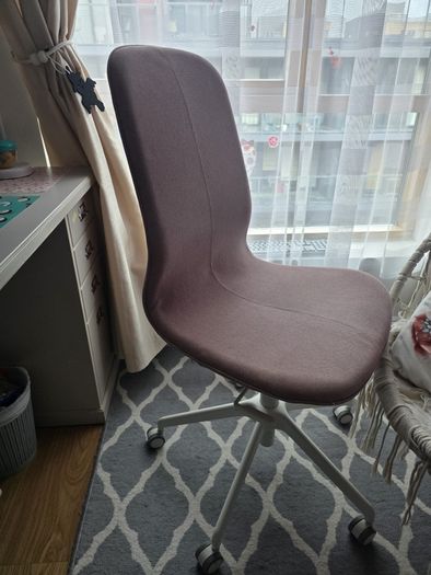 desk chair