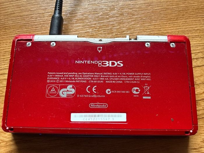 Nintendo 3DS Flame red