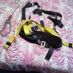 Portwest protection harness fall back and Fp21 lanyard