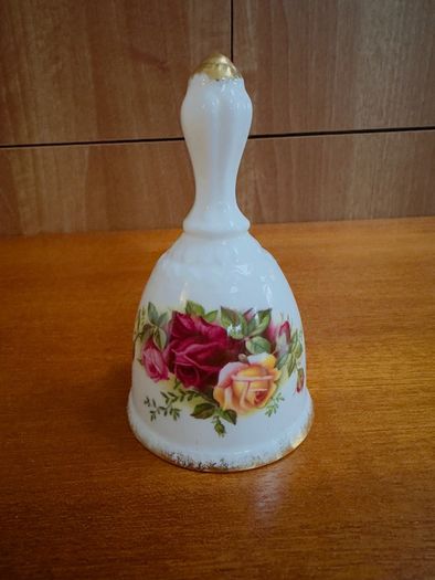 Royal Albert Old Country Roses Bell