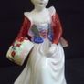 Paragon Ware/Royal Doulton Flower Girl Figurine Image 4