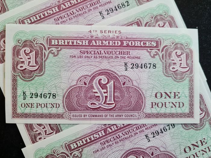 Lot of 7 In Sequence Great Britain (British Armed Forces) 1 Pound 1962 Pick M36 4th SERIES ( Uncirculated ) Banknotes