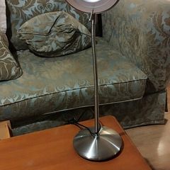 Desk lamp