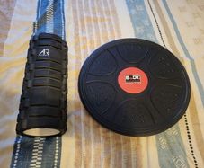 Wobble board/foam roller