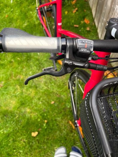 trek ladies bike - like new