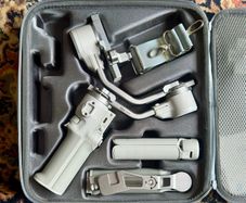 DJI RS 4 Mini Combo with Intelligent Tracking Module