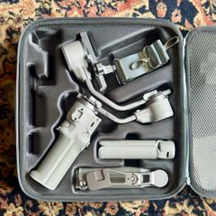 DJI RS 4 Mini Combo with Intelligent Tracking Module
