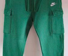 Nike tracksuit bottom size M.