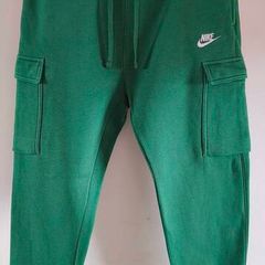 Nike tracksuit bottom size M.