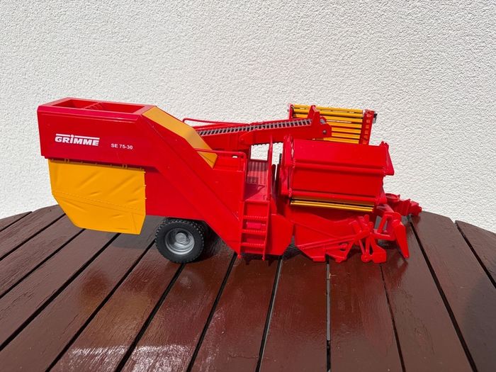 Bruder Grimme SE 75-30 Potato Digger Truck - Model Farm Machinery - Germany