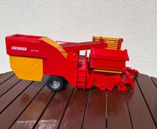 Bruder Grimme SE 75-30 Potato Digger Truck - Model Farm Machinery - Germany