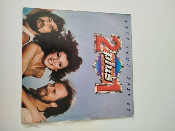 2Plus1 vinyl