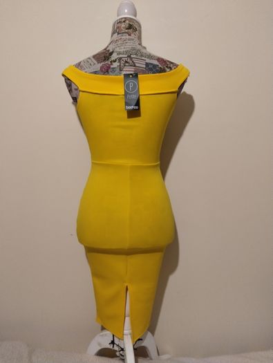 Boohoo Petite Bodycon Dress, New With Tags