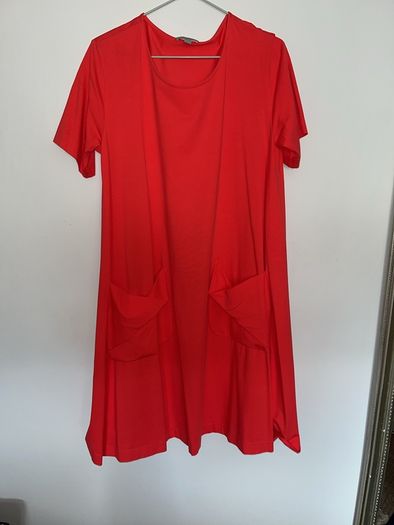 Cos summer dress, short sleeves, swing design, patch pockets at front. Amazing colour