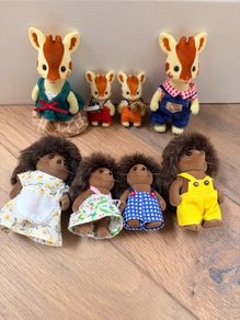 Sylvanian Families - Giraffe and Hedgehog Families