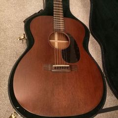 Martin 00015m with hard case.