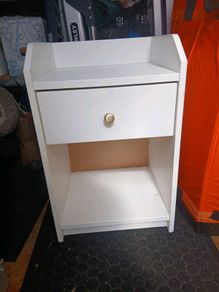 Bedside lockers / 2