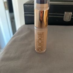 Urban decay Naked Concealer. Shade 30NN