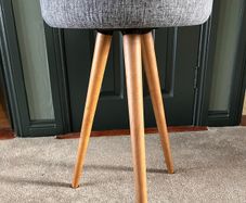 bluetooth speaker table