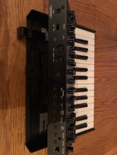 Roland SE-02 Near Mint Barely Used