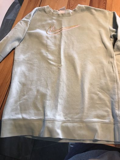 Nike crewneck sweatshirts  size medium 137cm-146cm