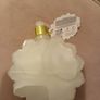 Daisy bottle scented liquid hand soap Image 4