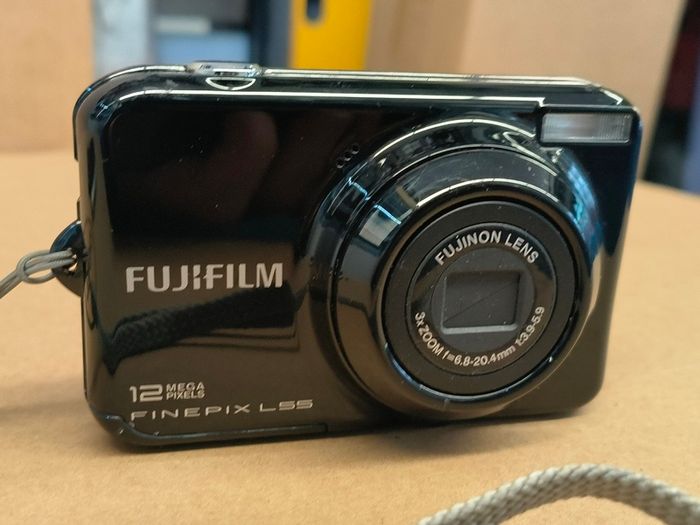 Fujifilm FinePix L55 Digital Camera - Black (12MP, 3x Optical Zoom) 2.4 inch LCD Screen
