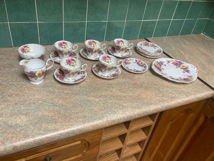 Tea Set - Queen Anne Fine Bone China -Autumn Glory