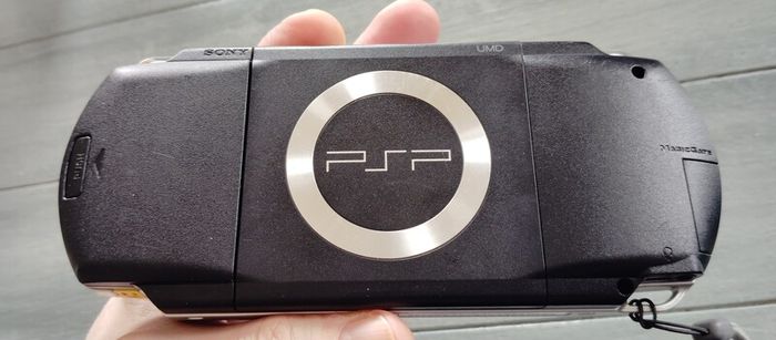 Psp 1000 Modded 64 GB 40 psp games Original battery charger cable
