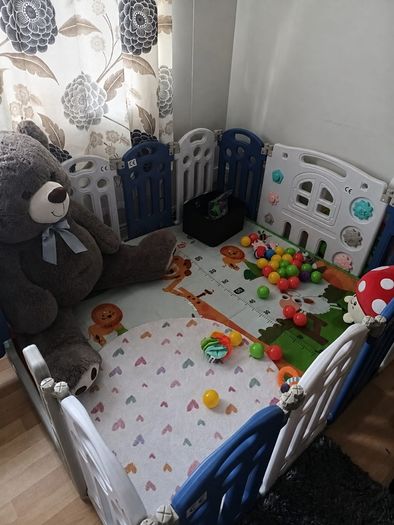 Baby playpen