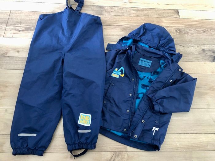 Weather/water proof trousers and jacket size 110/116 cm