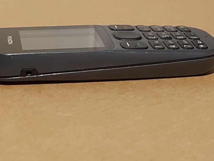 Nokia 100, RH-130, in excellent condition